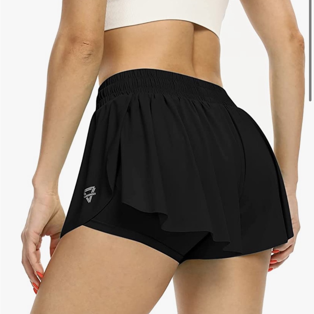 Flowy black skirt / shorts